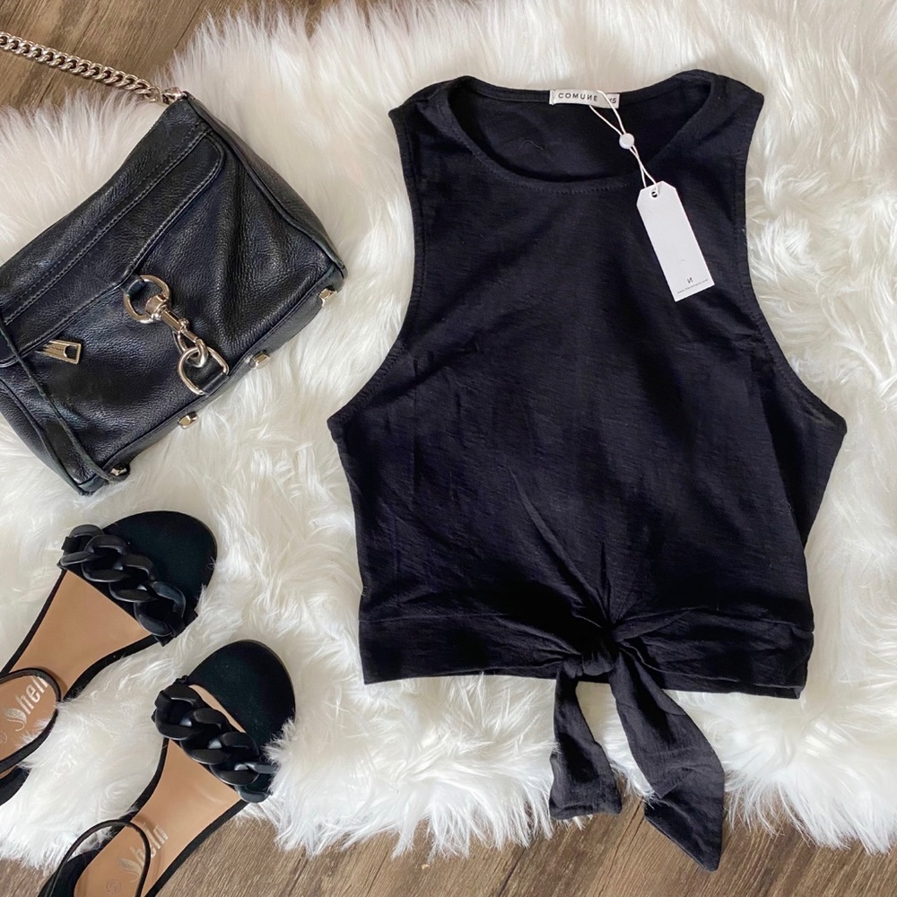 🌹NWT Front Tie Crop Tank🌹